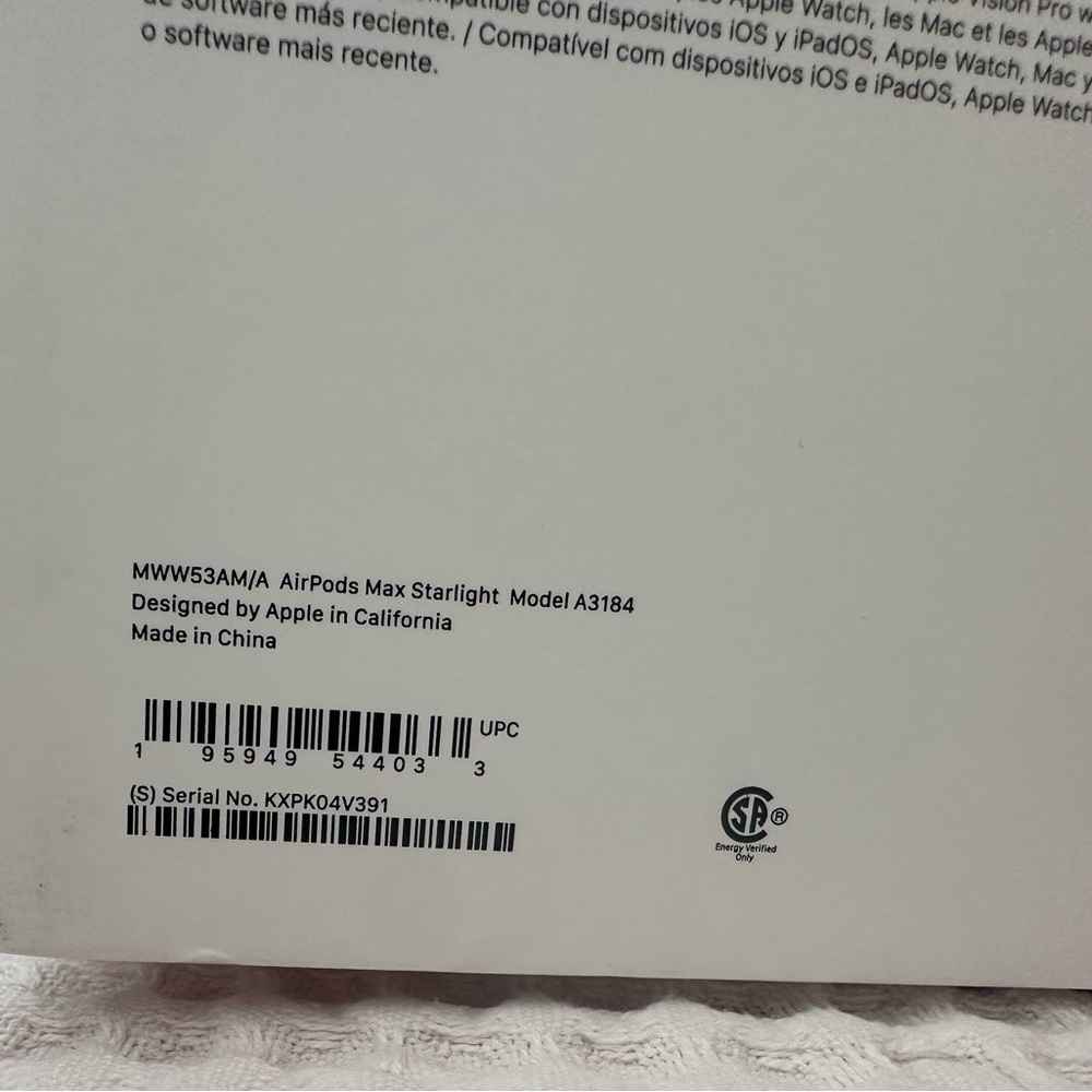 Apple AirPods Max Over-Ear Headphones in Starlight - Picture 9 of 14